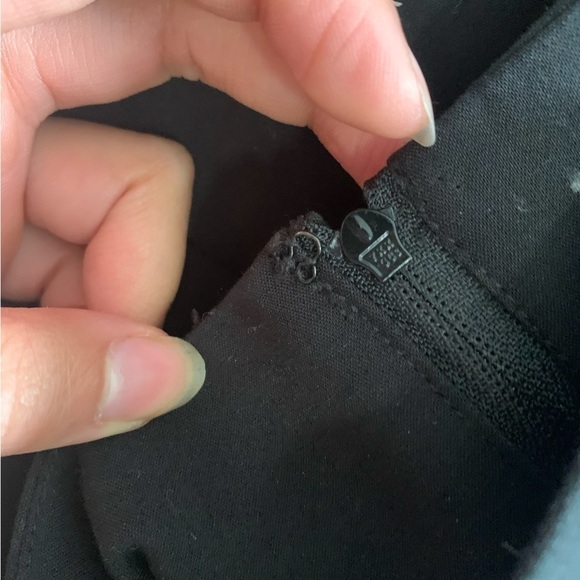 Dynamite black pencil skirt zip up woman’s size 1 with button belt-loop accents - Picture 9 of 11